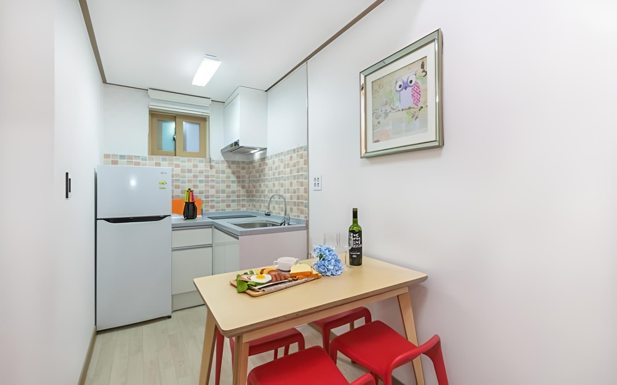 Room (205 Peach (Spa Duplex)) - Photo 4