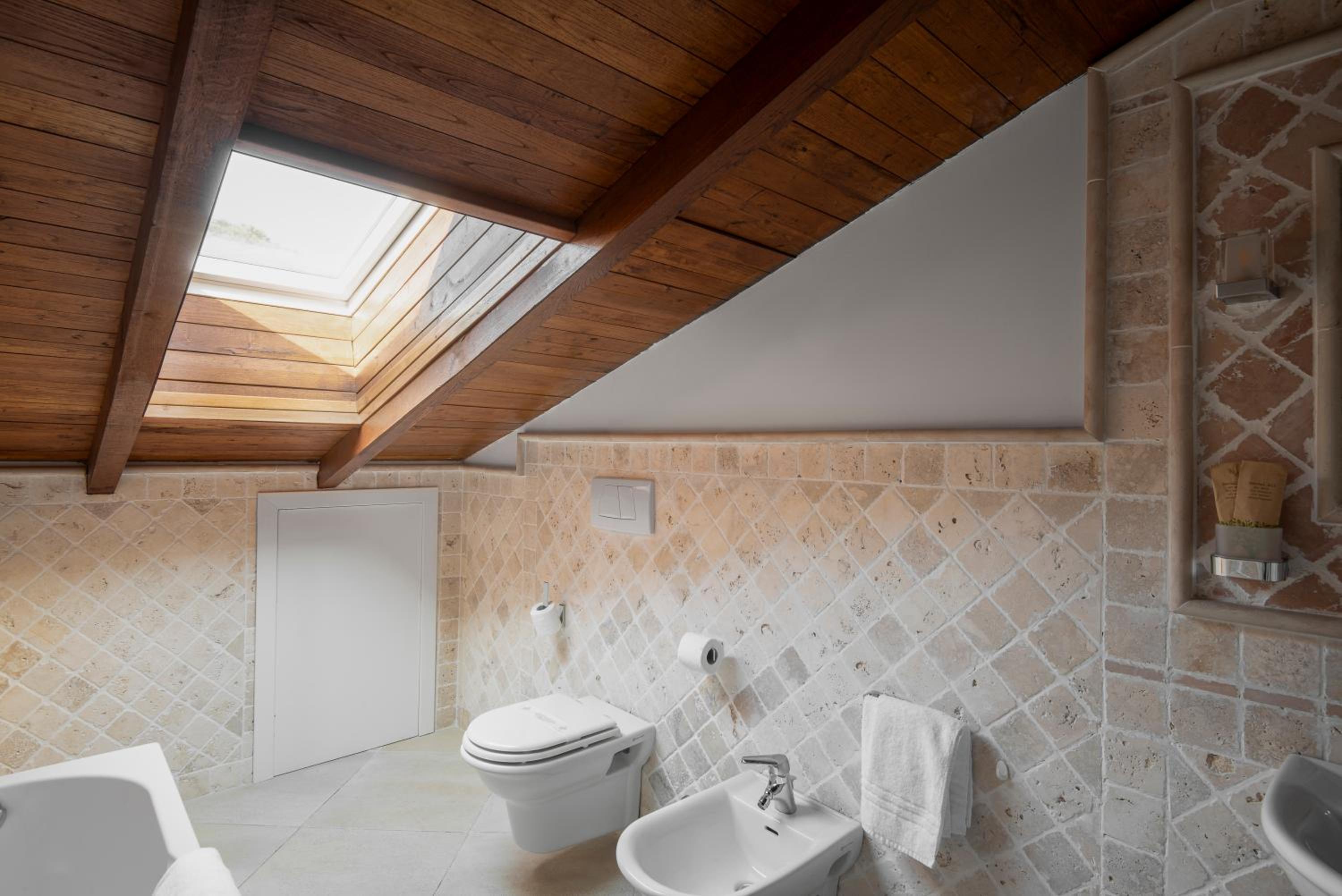 Double Room - Attic - Photo 3