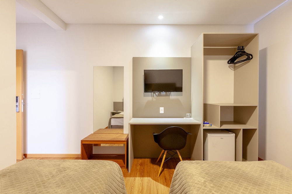 Deluxe Twin Room photo 3