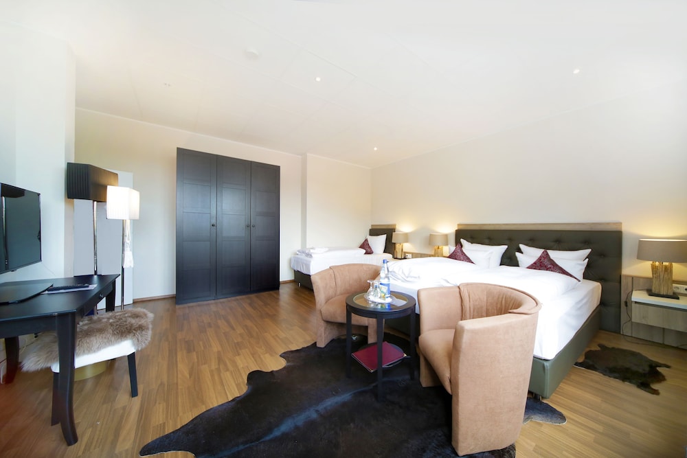 Family Room - Photo 8