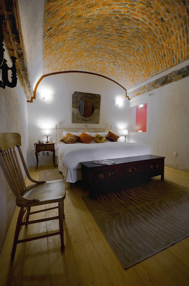 Junior Suite, Private Bathroom, Courtyard Area photo 3