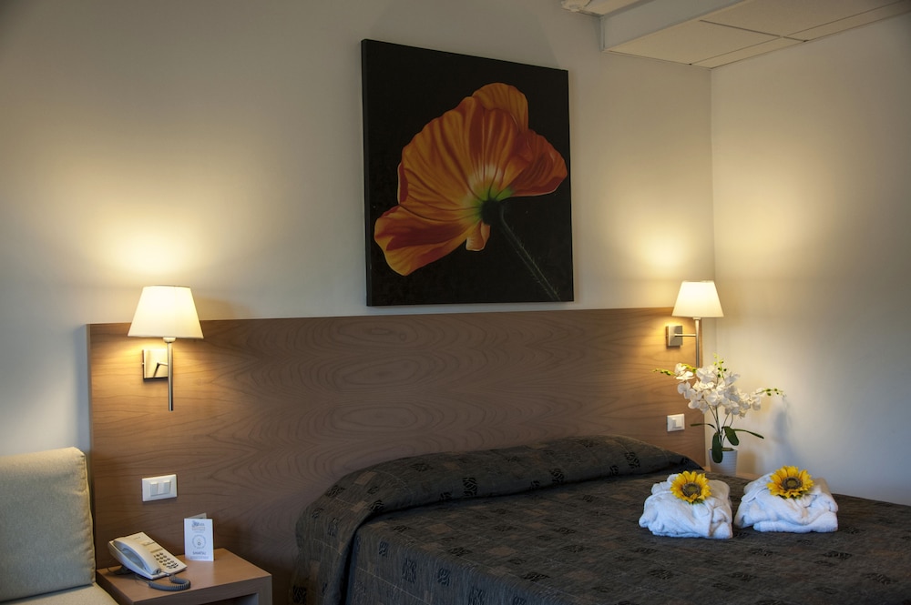 Standard Double Room - Photo 2