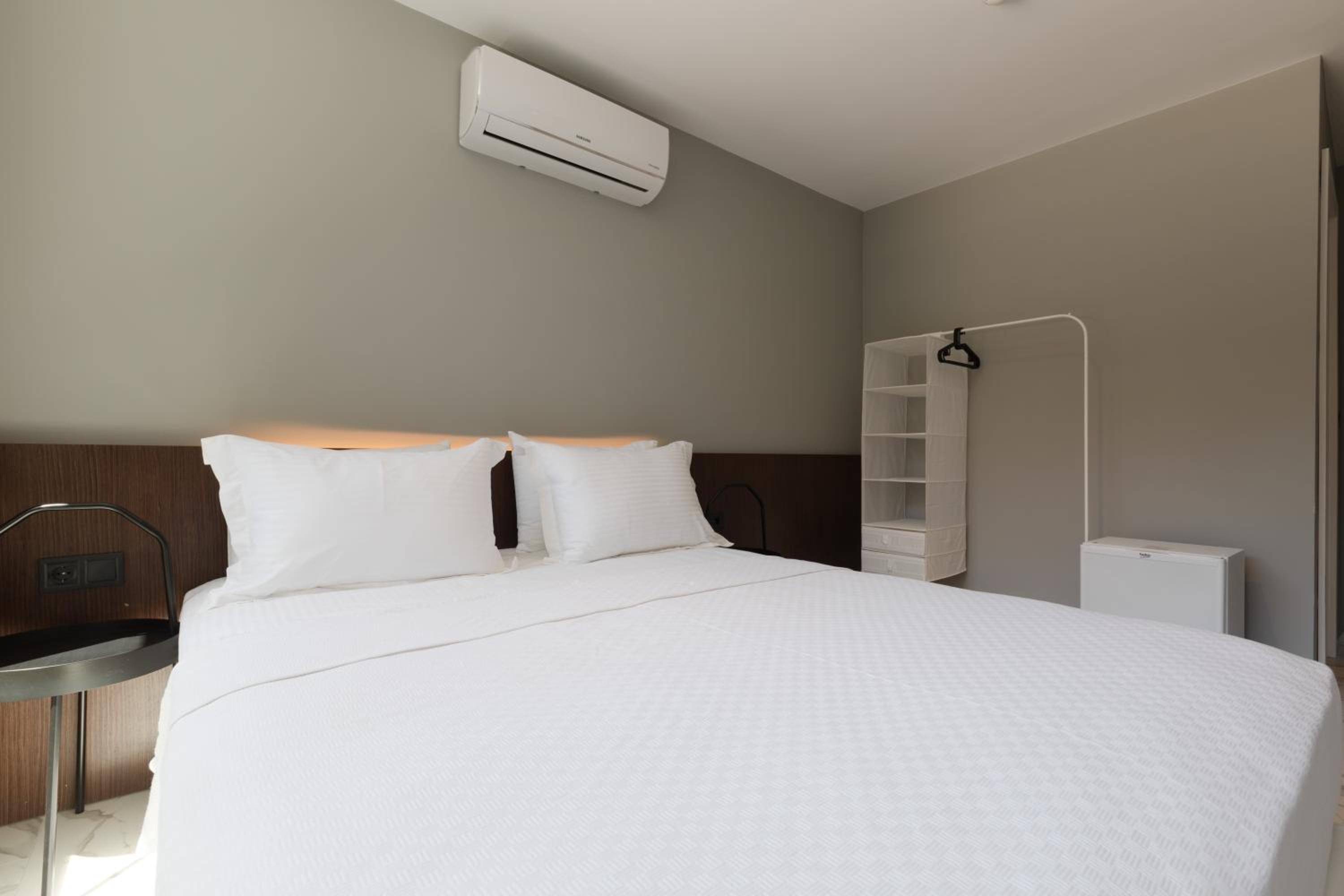 Small Double Room - Photo 7