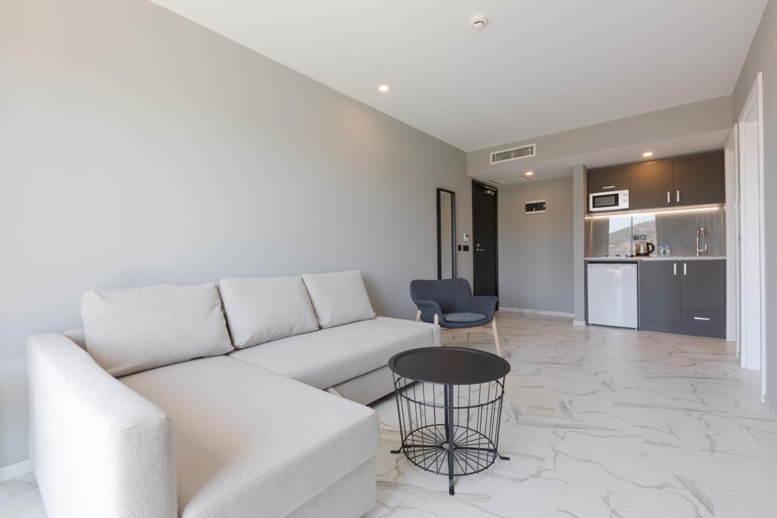 Superior Suite - Photo 6