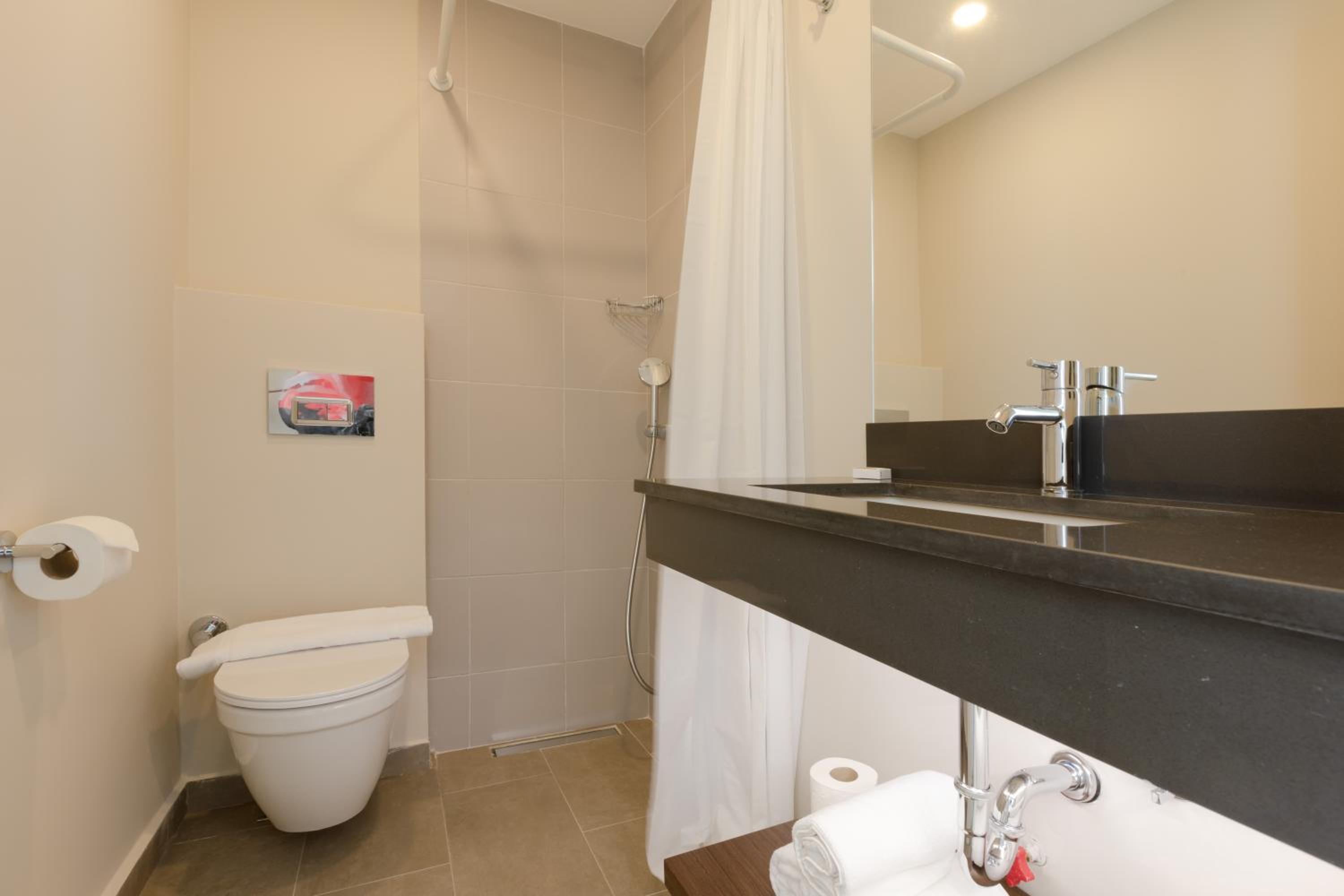 Small Twin Room - Photo 1