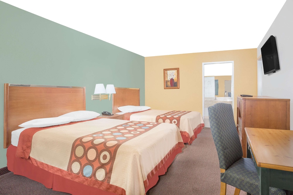 Comfort Suite, 2 Queen Beds, Non Smoking, Microwave - Photo 5