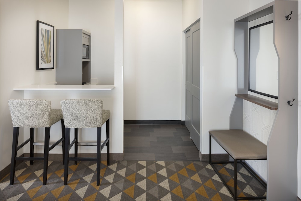 Suite, 1 Bedroom, Kitchenette (Living Area) photo 1