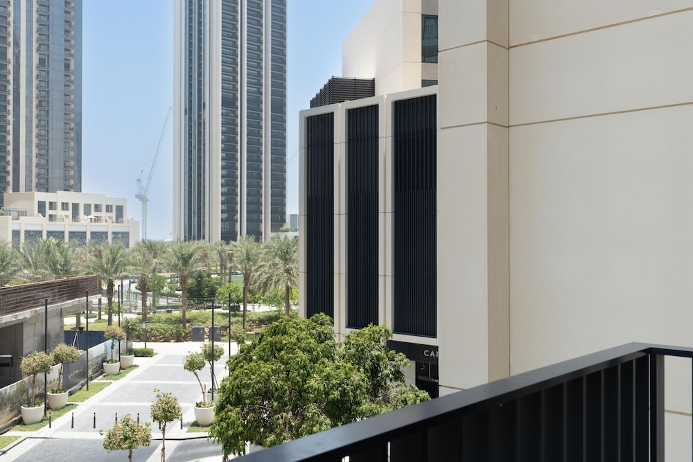 Luxury Apartment, 3 Bedrooms, City View photo 2