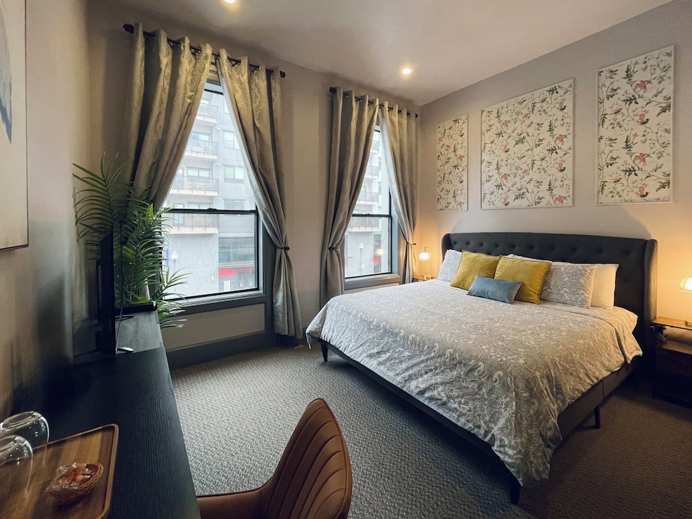 Standard Single Room, 1 King Bed, Non Smoking