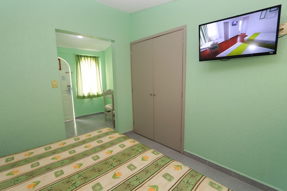 Room, 1 King Bed photo 1