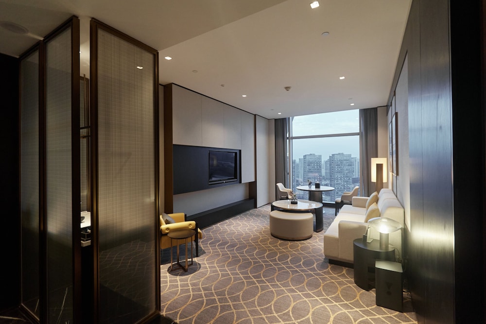 2 Twin Beds Premium Suite Lounge Access