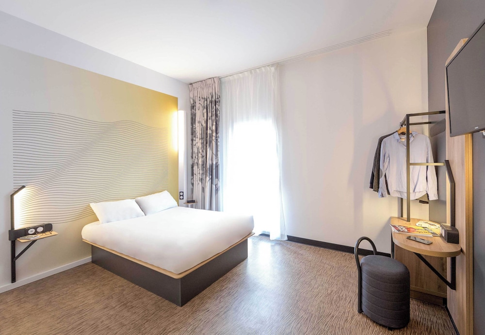 Double Room, Mobility Accessible - Photo 1