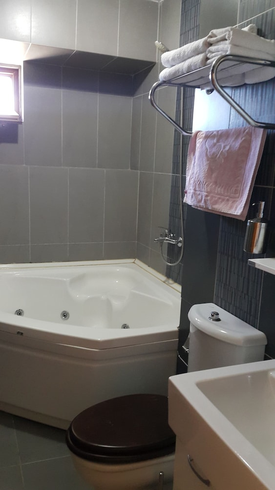 Deluxe Double Room, Jetted Tub photo 2