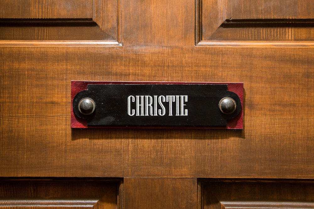 Christie Suite (1 King Bed) photo 2