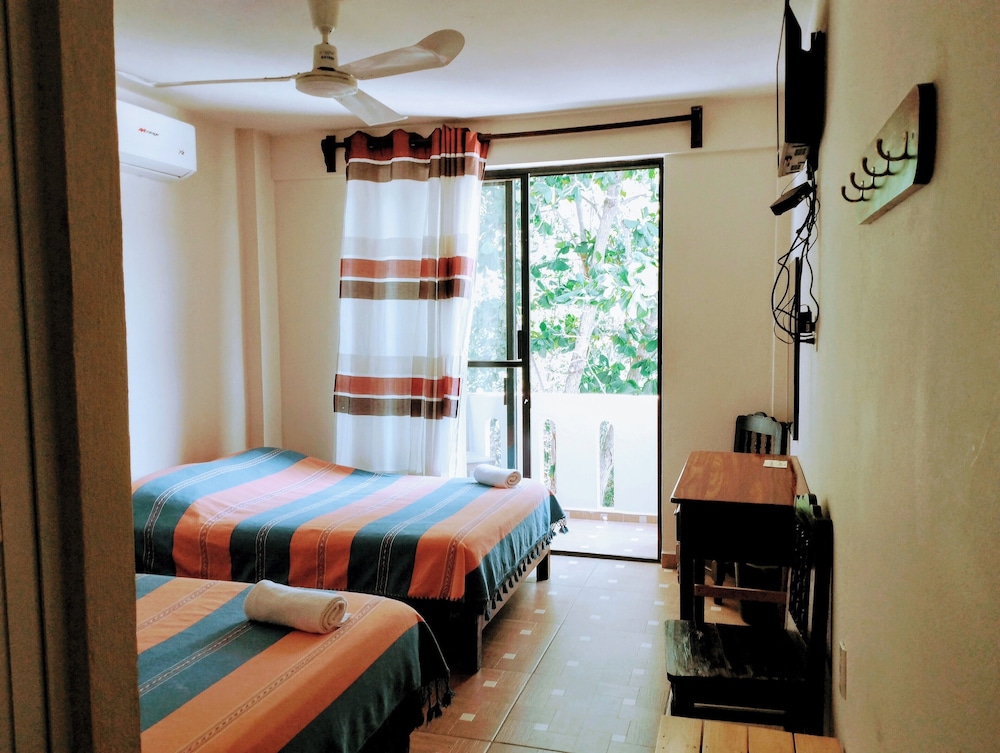 Standard Room, 2 Double Beds photo 1
