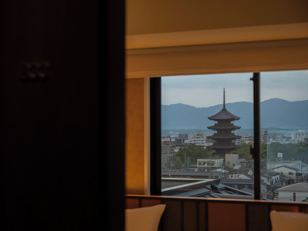 Superior Twin Room, Non Smoking (Pagoda view) photo 1