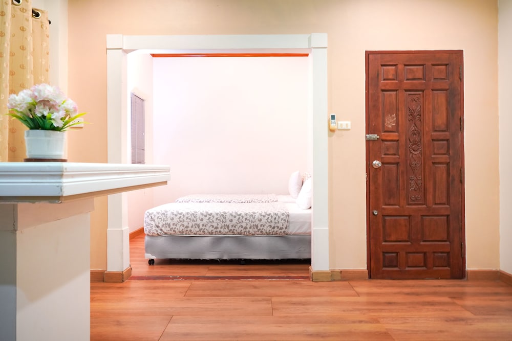 Deluxe Quadruple Room - Photo 8