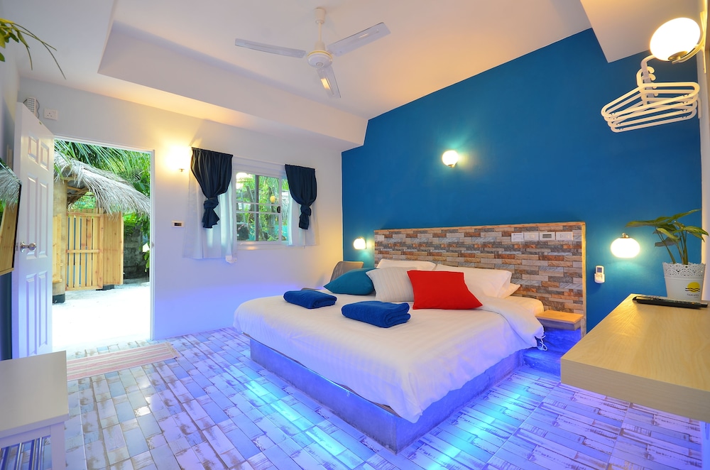 Deluxe Double Room, 1 King Bed, Ensuite, Garden View