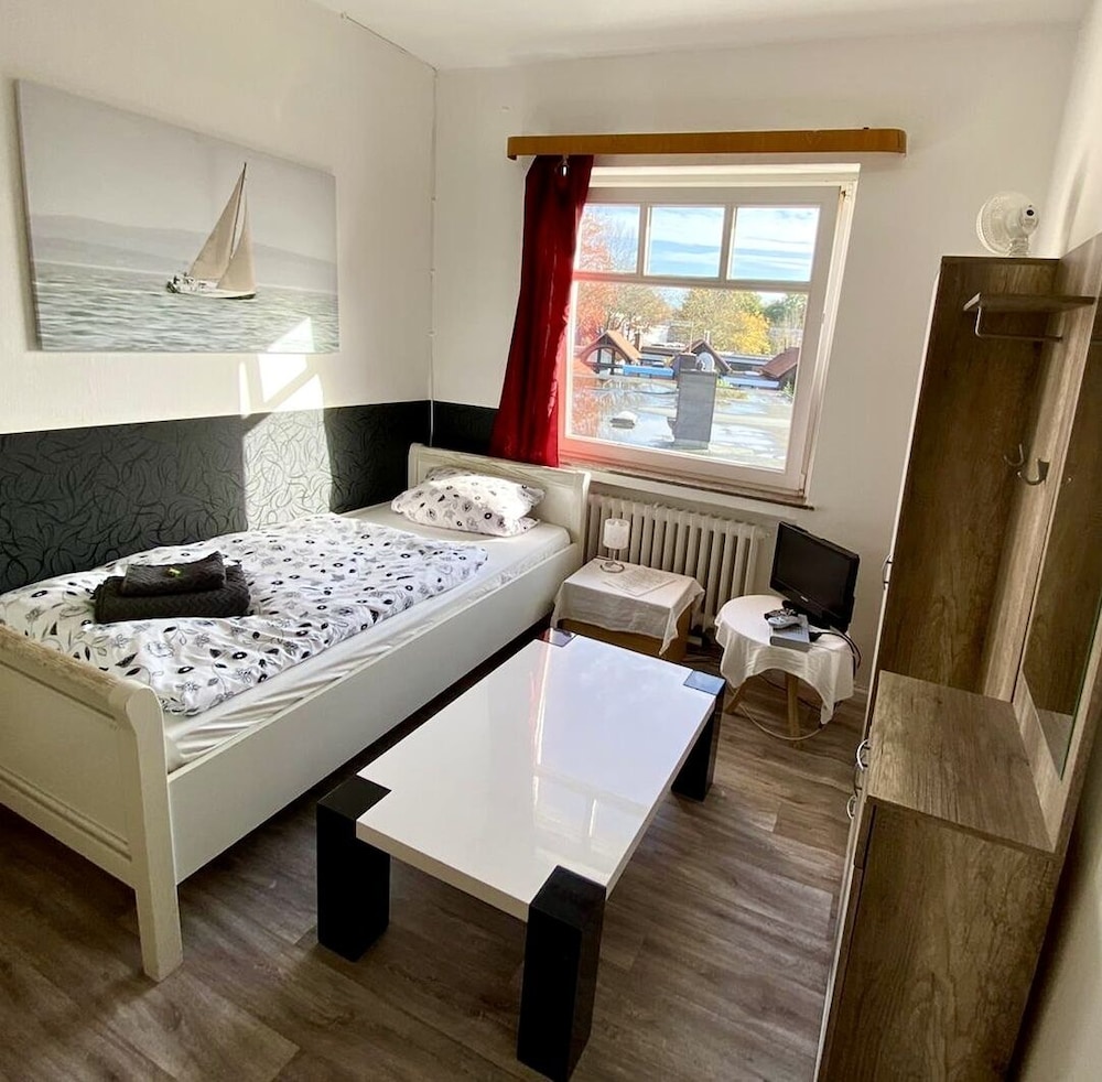 Single Room photo 3