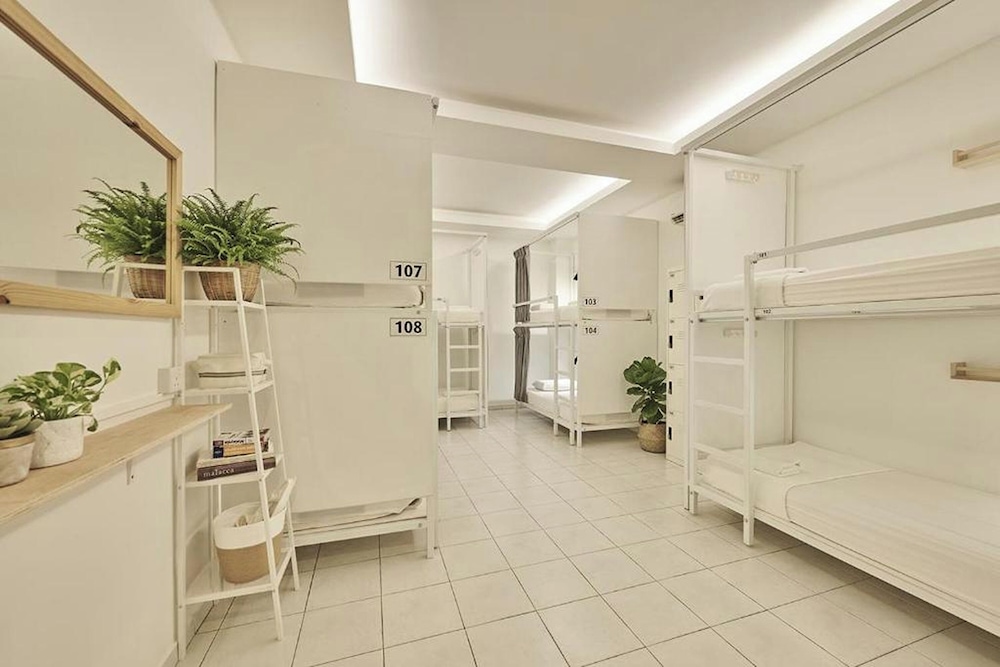 Suite (Manor House)