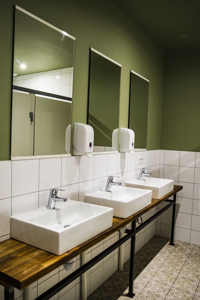 Quadruple Room, 4 Bedrooms, Shared Bathroom photo 2