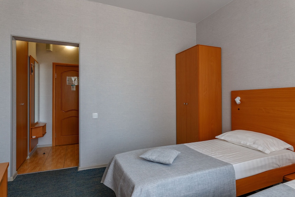 Standard Double or Twin Room photo 3