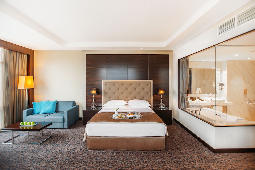 Executive Suite, 1 Queen Bed photo 3
