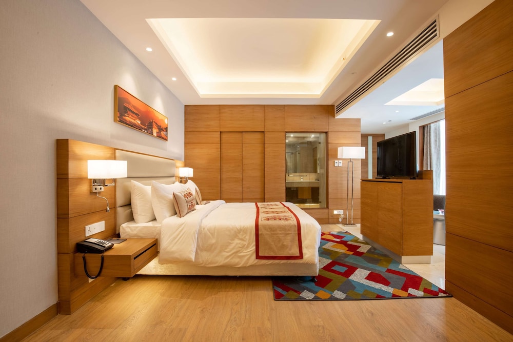 Room, 1 King Bed, Non Smoking - Photo 5