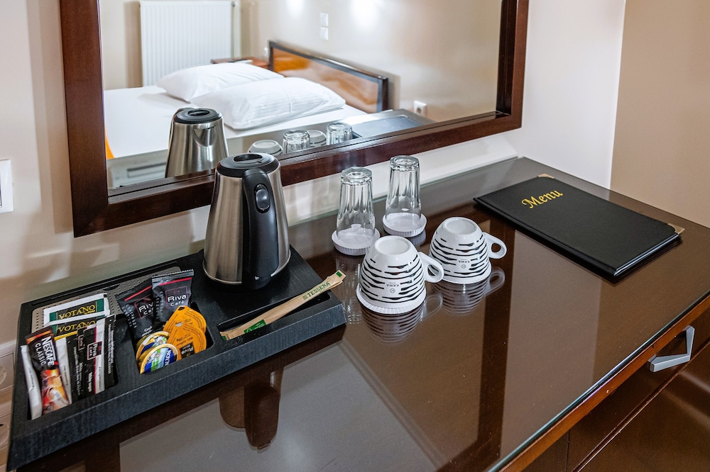 Double or Twin Room - Photo 10