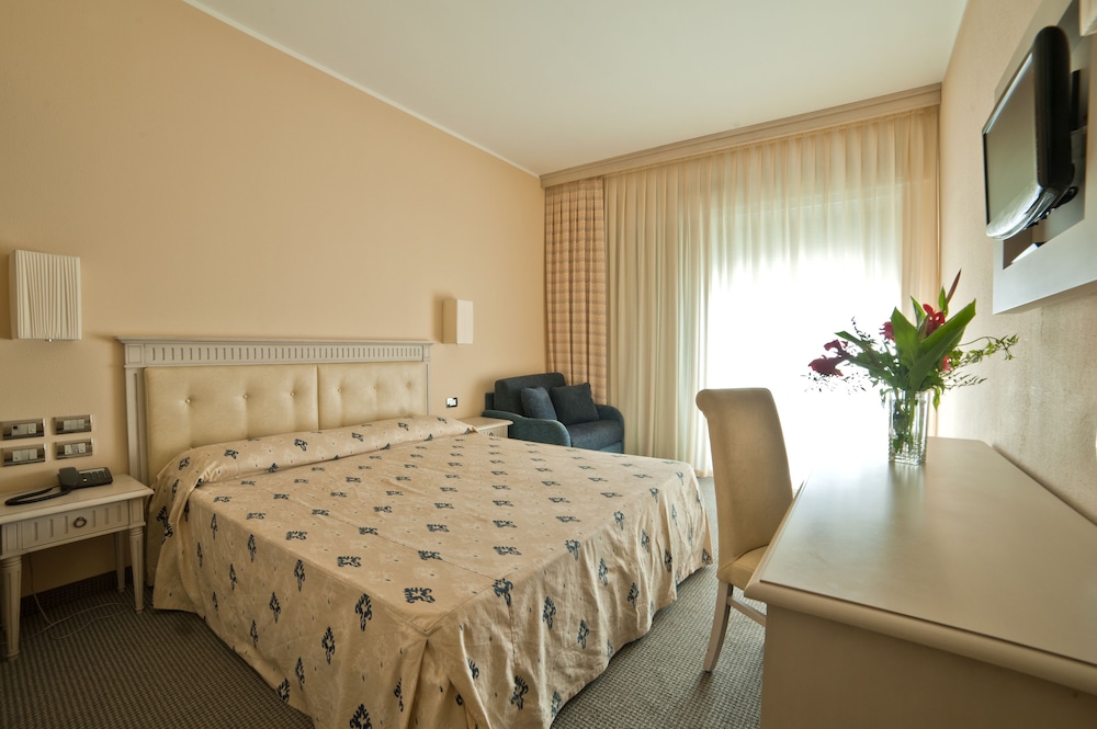 Standard Double or Twin Room, Sea View