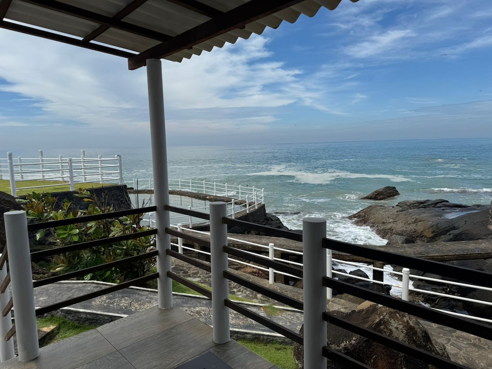 Economy Double Room, Sea View photo 3