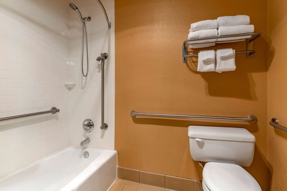 Suite, 1 King Bed, Non Smoking, Refrigerator & Microwave (with Sofabed) - Photo 5