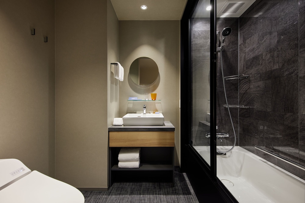 Deluxe Room, City View - Photo 4
