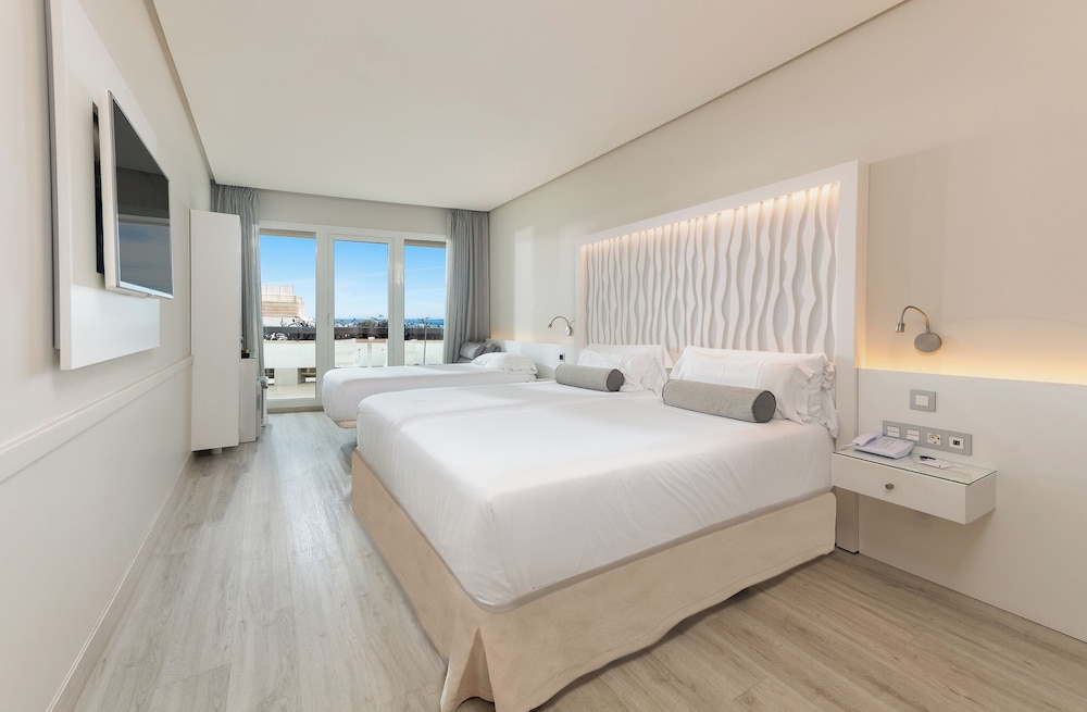 Habitación, Balcón, Vista Parcial al Mar (Keep The Secret)