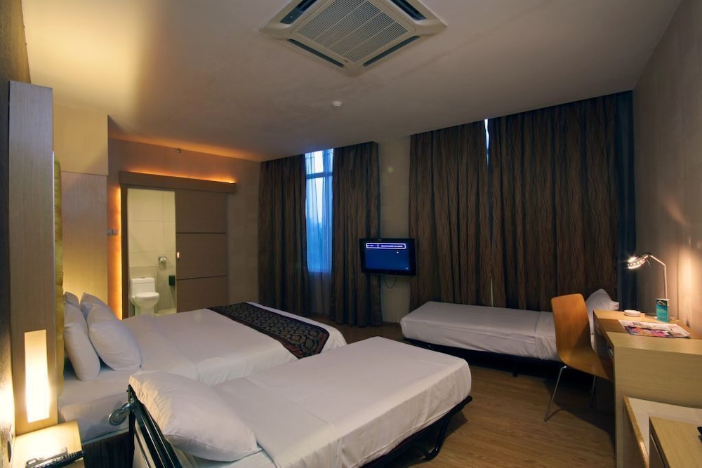 Deluxe Triple Room - Photo 2