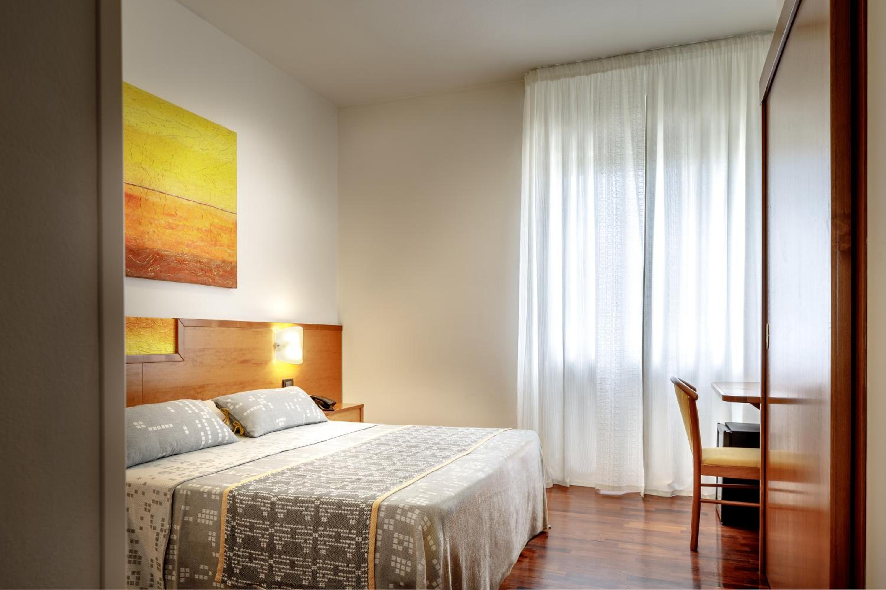 Double Room - Disability Access photo 1