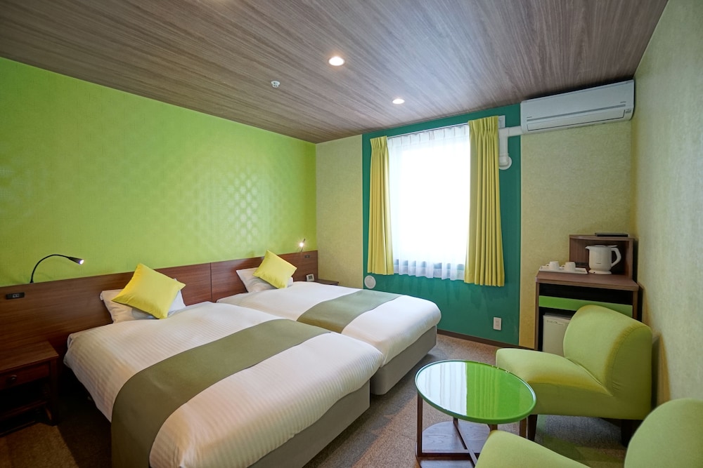 Standard Twin Room, Non Smoking (2 Twin Sized Beds, 20sqm)