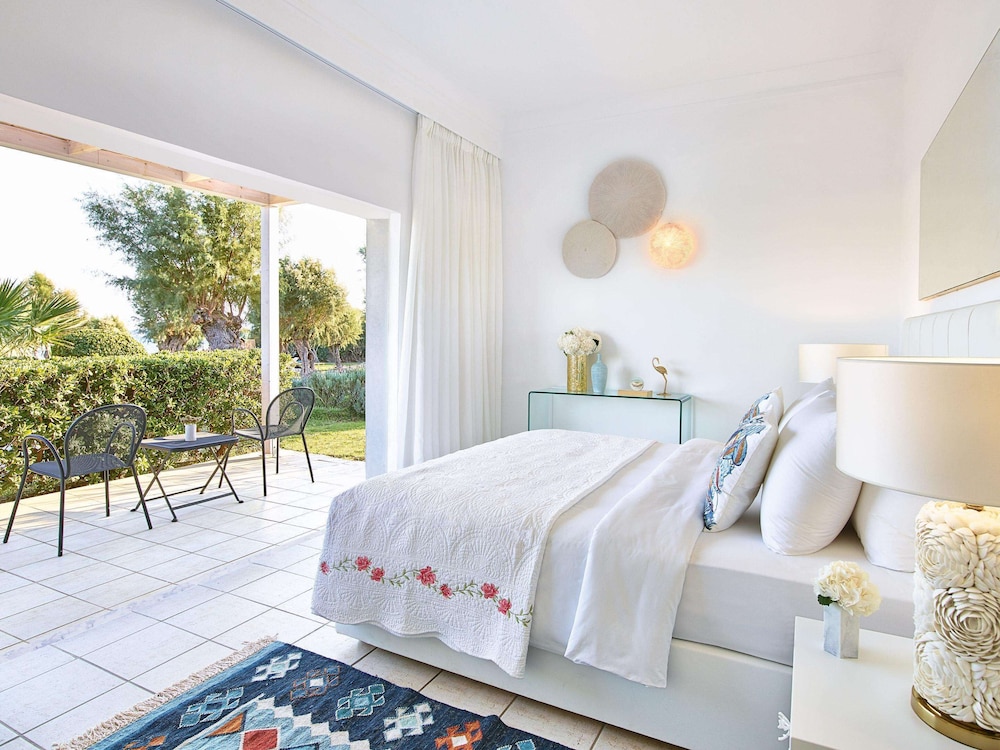LUX.ME Family Bungalow Poolside - Photo 1