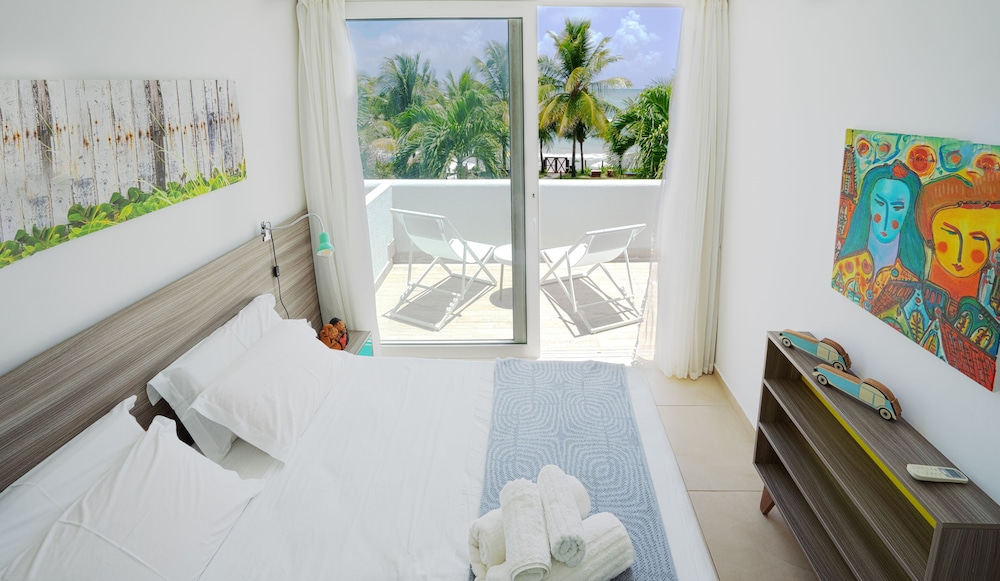 Deluxe Suite, Ocean View (204)