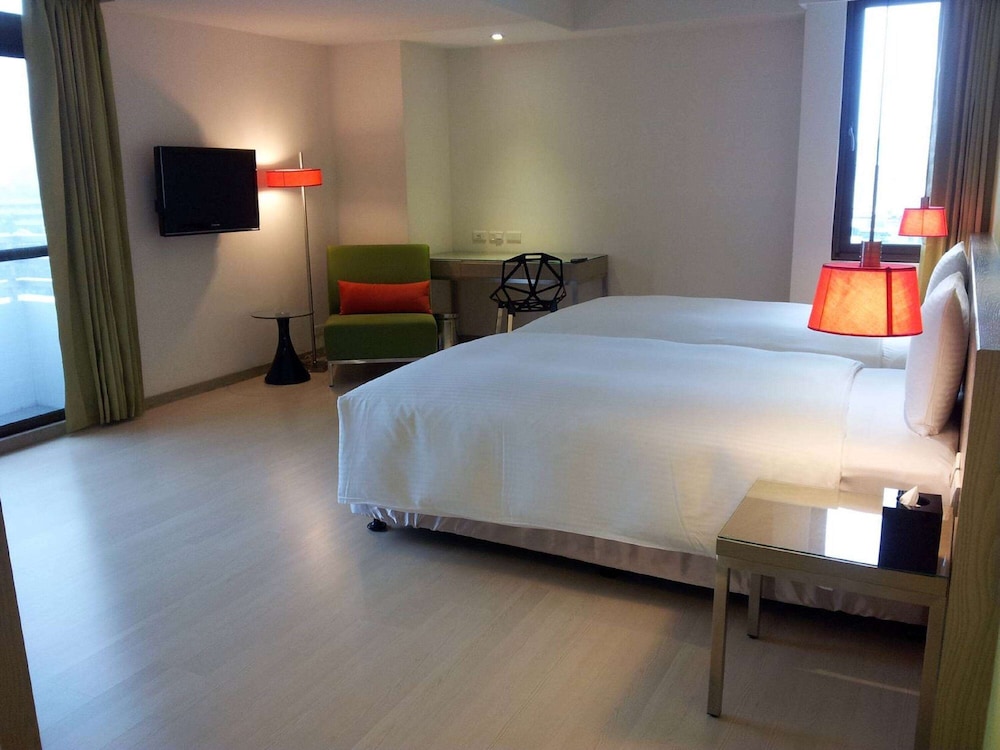 Room, 2 Twin Beds, Non Smoking (Exquisite) photo 3