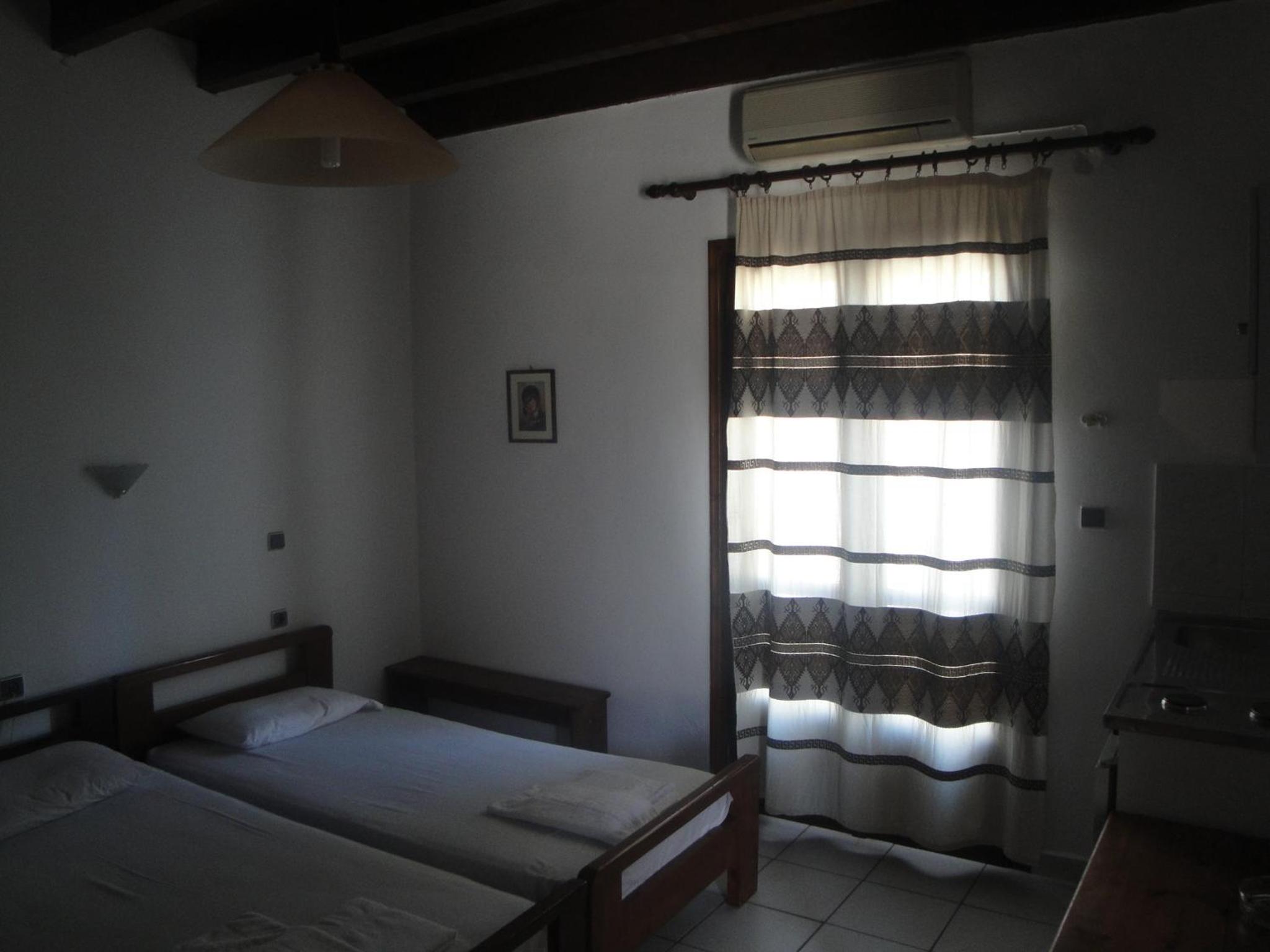 Studio (3 Adults)