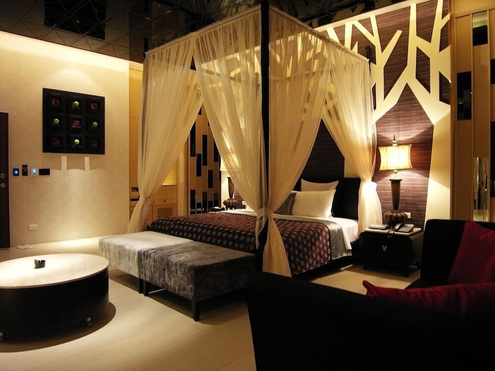 Superior Double Room, 1 King Bed, Jetted Tub, Courtyard View (F) photo 2
