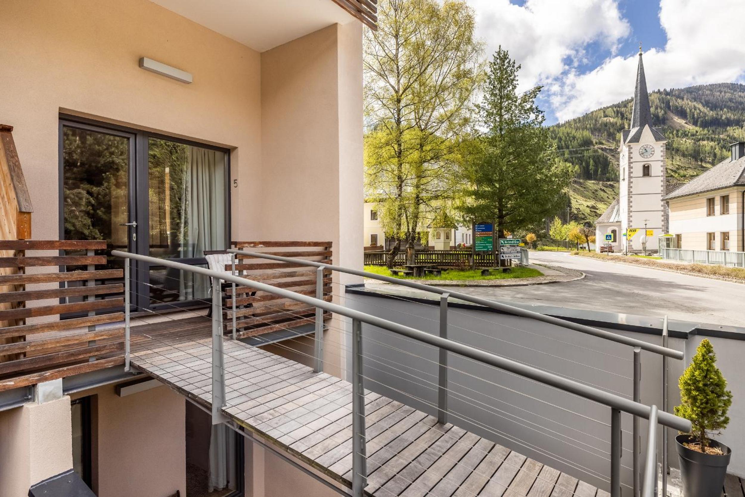 One-Bedroom Apartment with Balcony photo 3