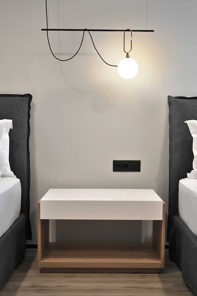 Deluxe Double or Twin Room, Balcony