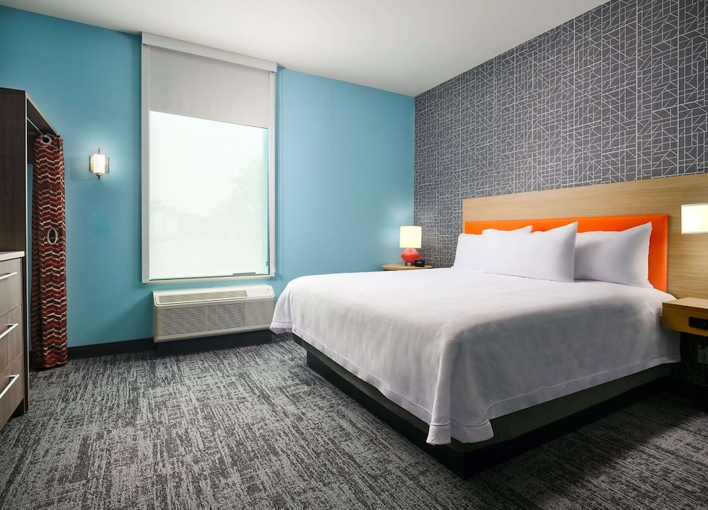 Studio Suite, 1 King Bed, Non Smoking - Photo 2