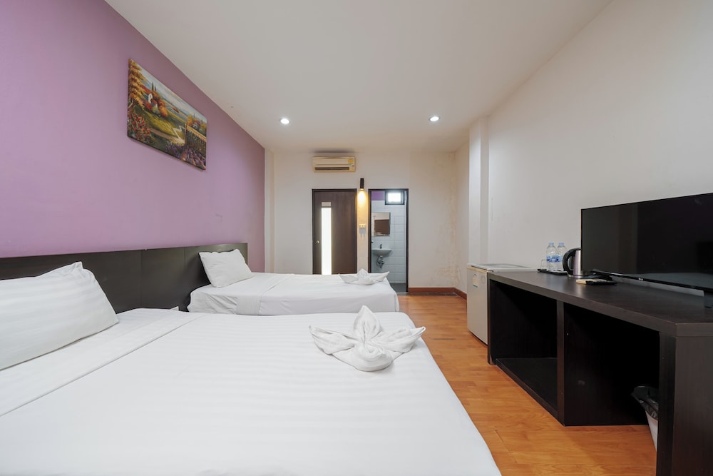 Deluxe Twin Room photo 2