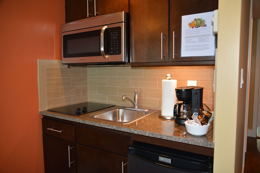 Condo, 1 Bedroom, Kitchenette thumbnail 6