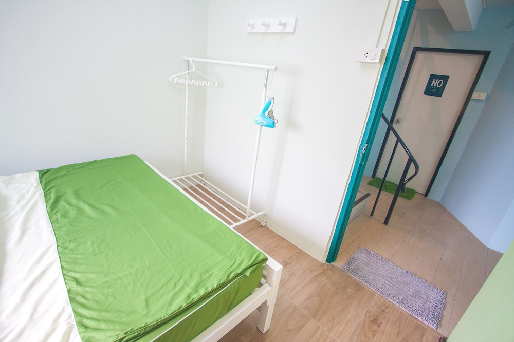 Basic Triple Room photo 1