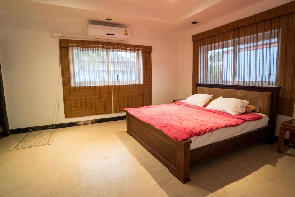 Villa, Pool Access