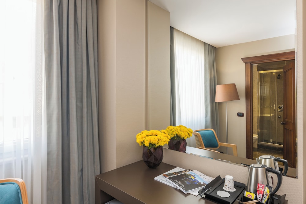 Superior Triple Room photo 3
